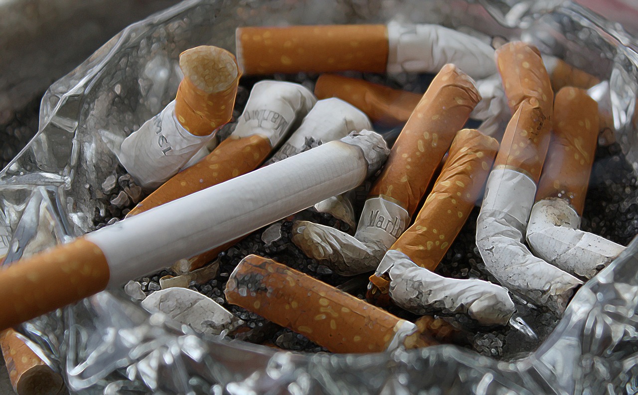 Prawo.pl: nałogowe palenie w domu może być formą przemocy